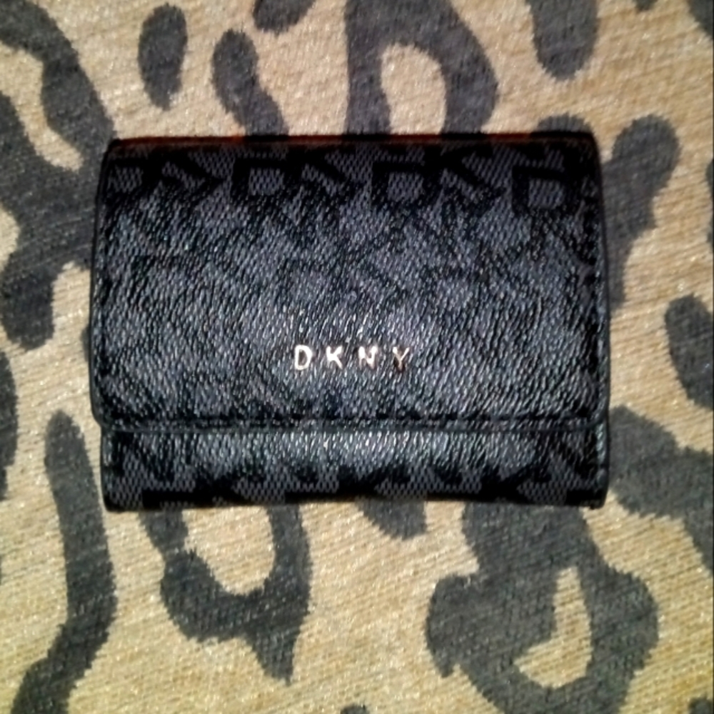 DKNY MINI WALLET